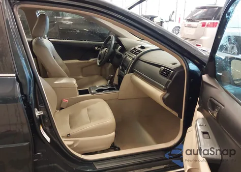 2014 Toyota Camry Hybrid Le z USA, uszkodzony, nr VIN 4T1BD1FK4EU112663